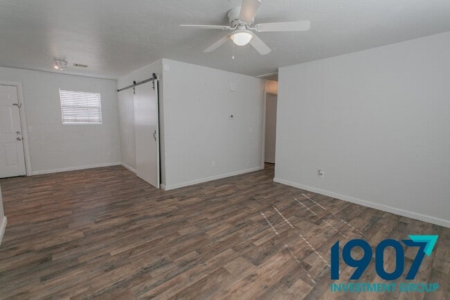 Photo - 217 W 9th St