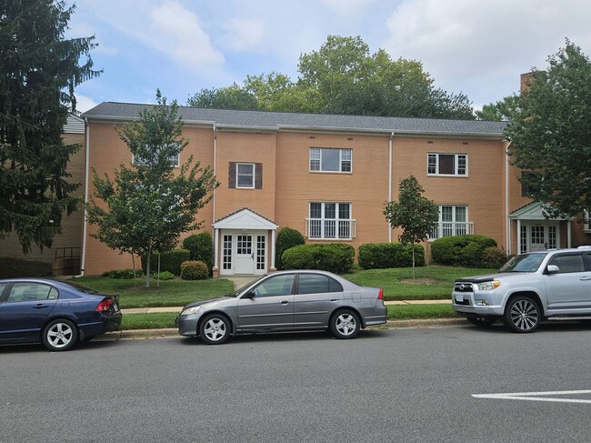 Building Photo - 2916 Peyton Randolph Dr Rental