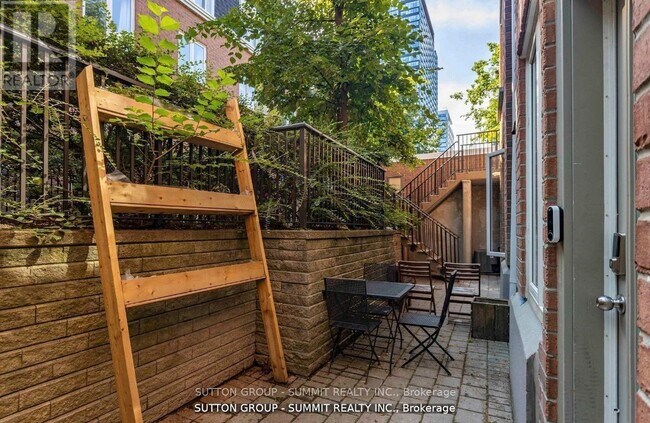 Photo - 12 Douro St
