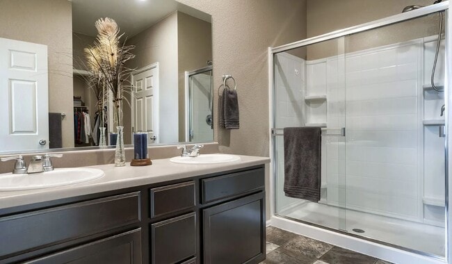 Photo - 921 Charlton Dr