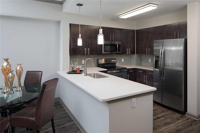 960 East Paces Ferry Rd NE Unit 464