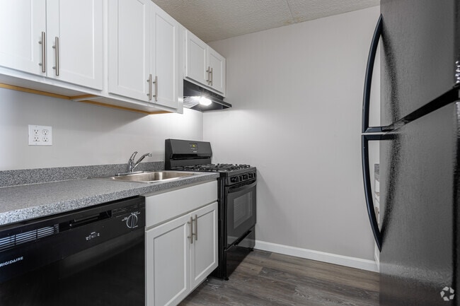 2BR, 1BA - Skyline Drive Apartments