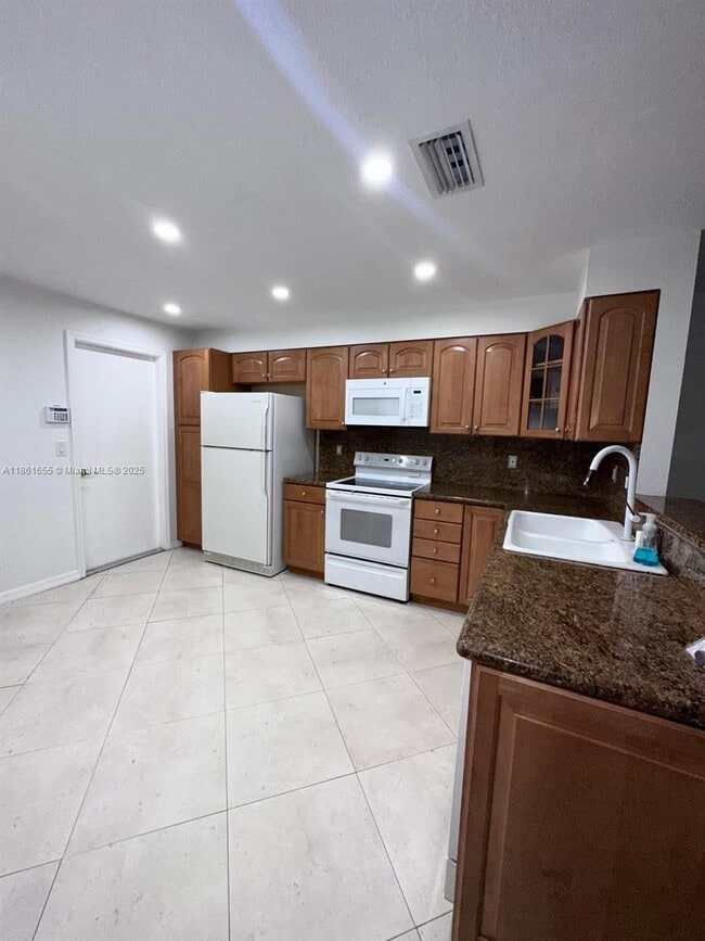 Photo - 991 Sevilla Cir