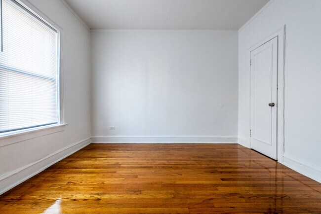 Photo - 7934-42 S Wabash Chicago, IL 60619