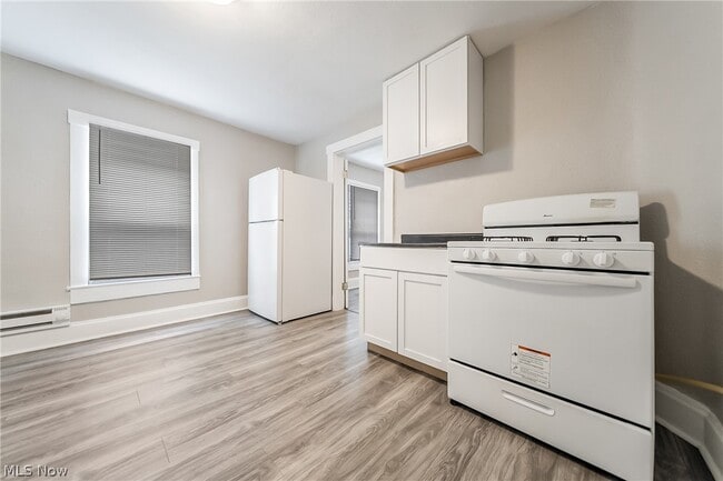 Photo - 2036 Lark St