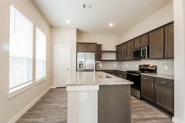 Photo - 9835 Willow Creek Commerce Dr