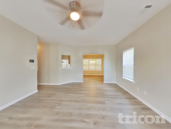 Photo - 272 Prescott Ct