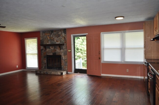 Photo - For Rent - 3 bedroom Close to Ft Bragg