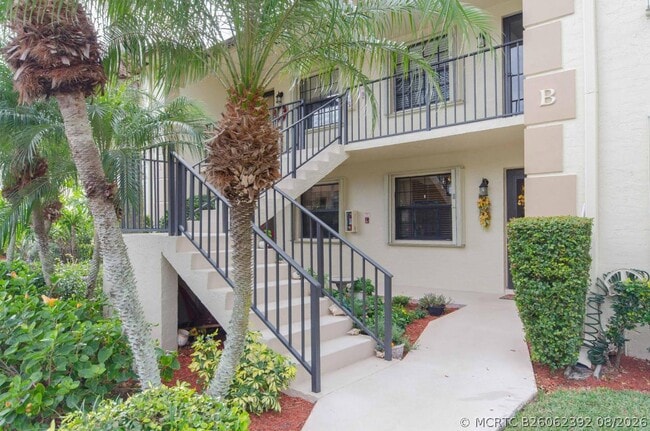 Building Photo - 901 Pinecrest Cir Unit B