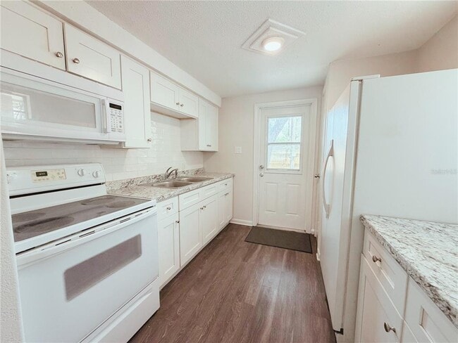 Photo - 5305 Oakwood Ct