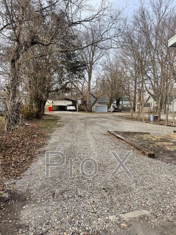 Photo - 211 E Adams St