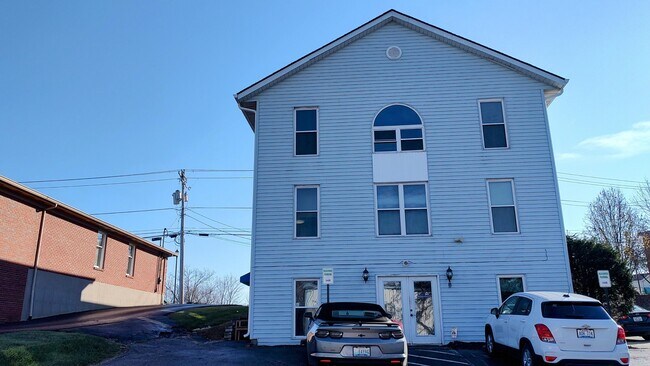 Photo - 236 Main St Unidad 3