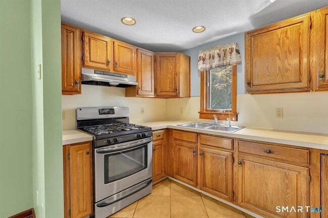 31 Brooklawn St Unit 2