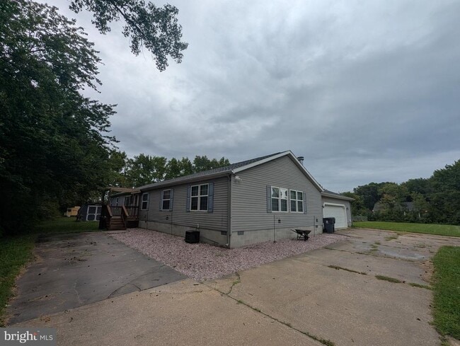 Photo - 6703 Westville Rd