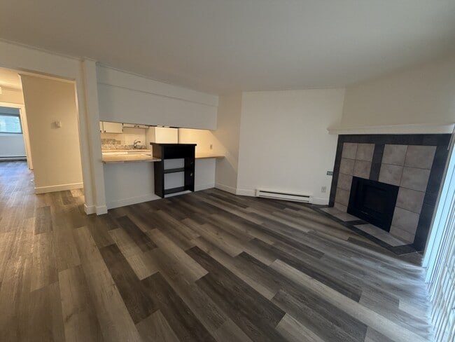 Building Photo - 414 W Beaver Creek Blvd