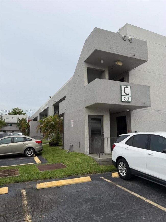 Building Photo - 30 NW 87th Ave Unit C223