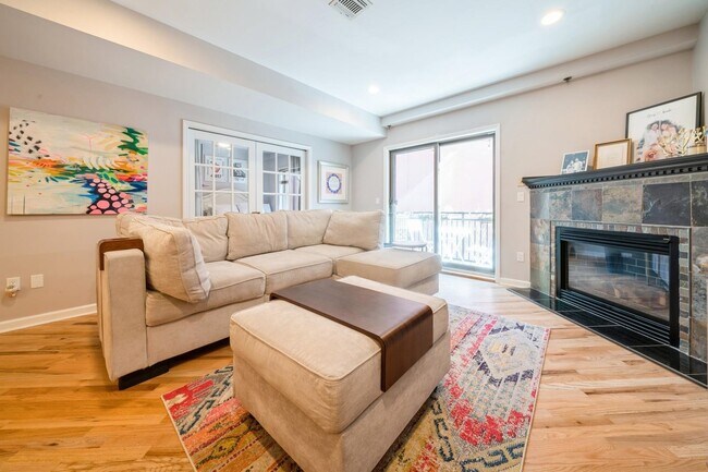 Photo - 319 Grand St Unit 3