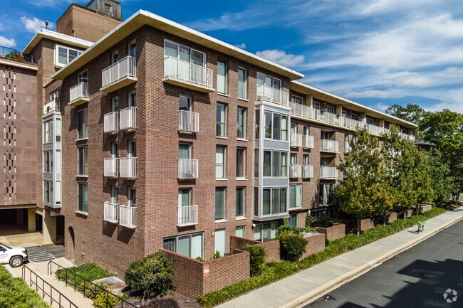 500 N St SW - Harbour Square