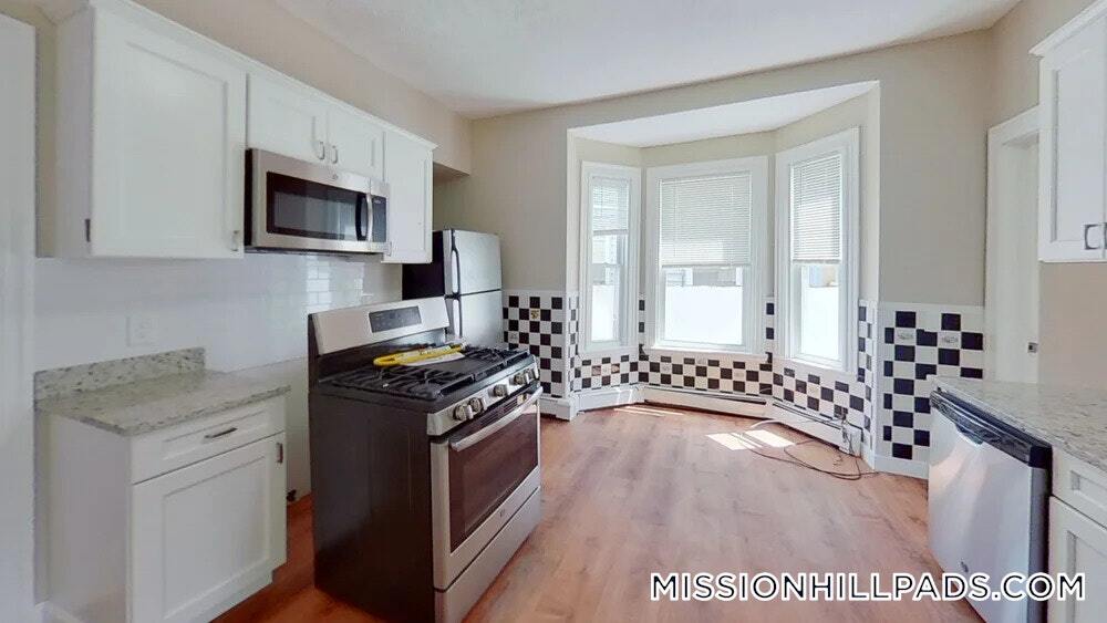 Photo - 121 George St Unit 1
