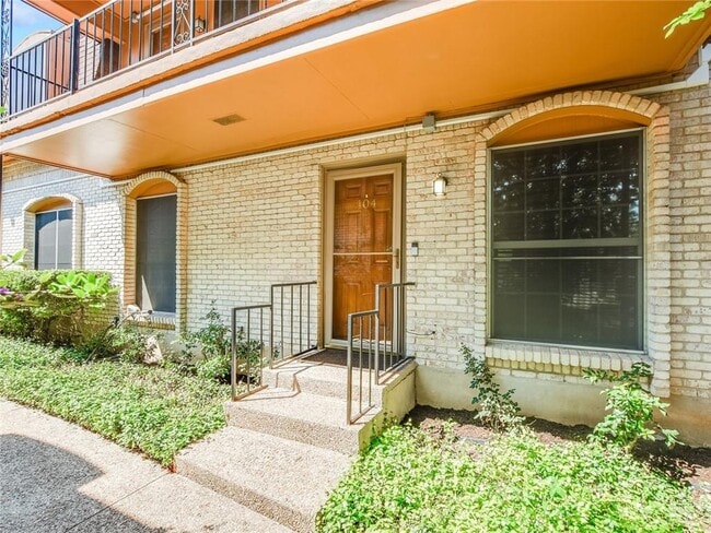 Building Photo - 7801 Shoal Creek Blvd Unit 104