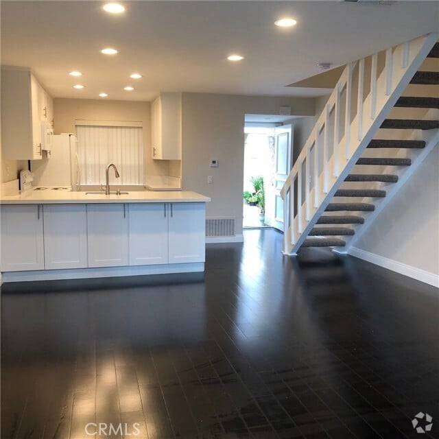 Building Photo - 200 Pineview Rental