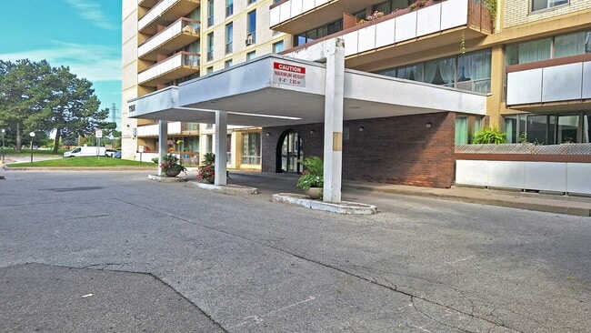 Building Photo - 10 Ruddington Dr Unit 1105