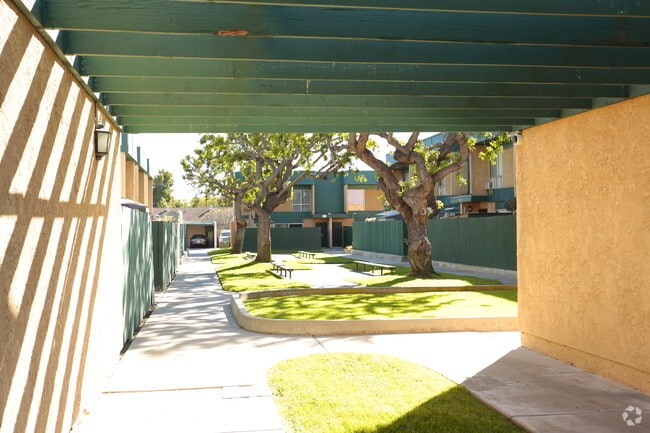 Photo - Garden Grove Manor