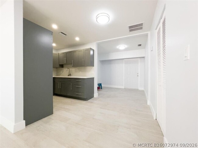 Photo - 831 SW 7th St