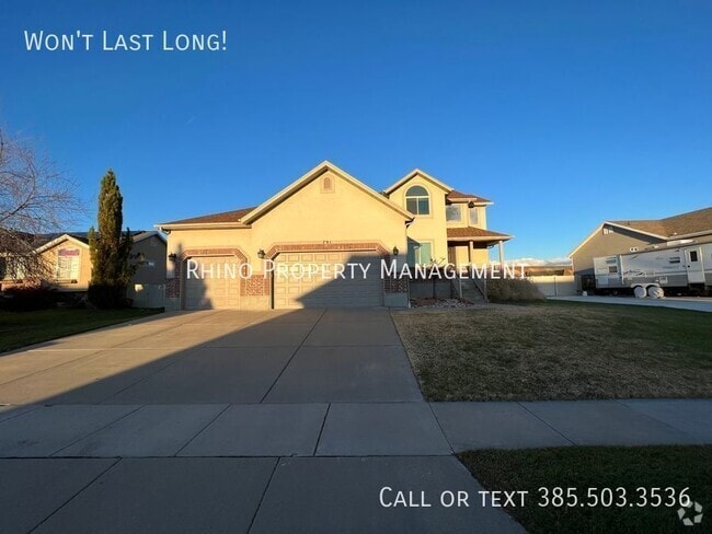 Building Photo - 2 Bedroom/1 Bathroom Duplex in Syracuse Unit Downstairs Rental