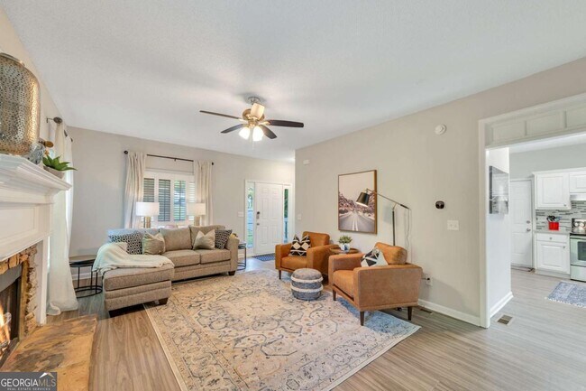 Photo - 19 Moonlight Dr SE