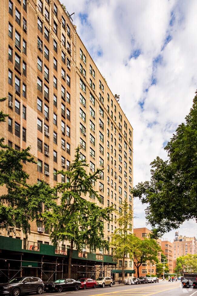 Photo - 697 W West End Ave