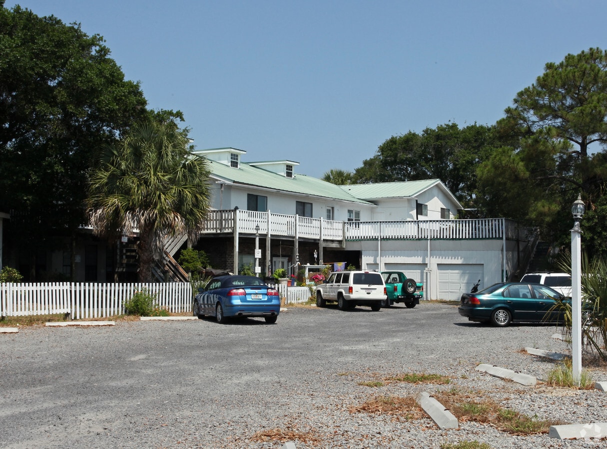 Photo - Sandbar Apartments