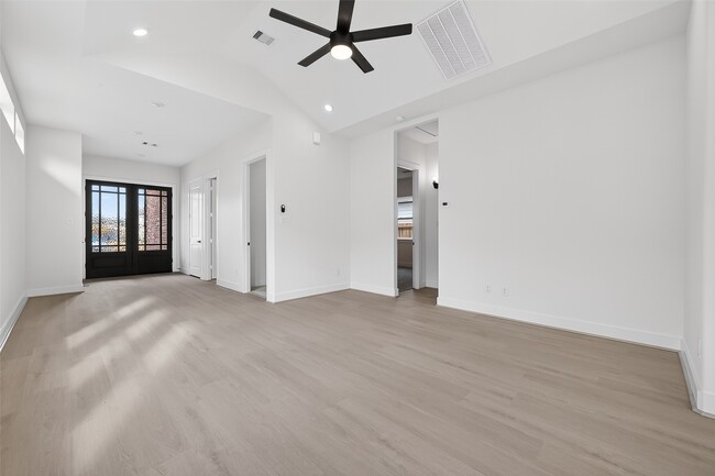 Photo - 4340 Avron Dr