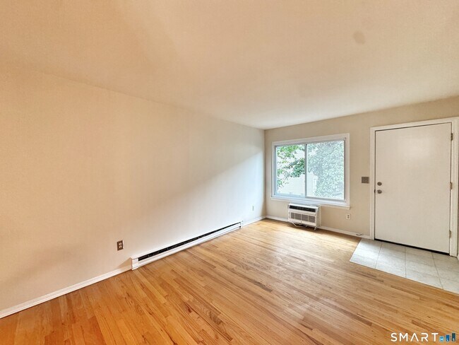 Photo - 24 Ferris Ave Unit 3