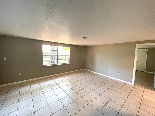 Photo - Newly Listed!! Beautiful 3bed/2bath Home f...