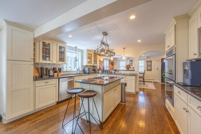 Photo - 4 Trotwood Dr