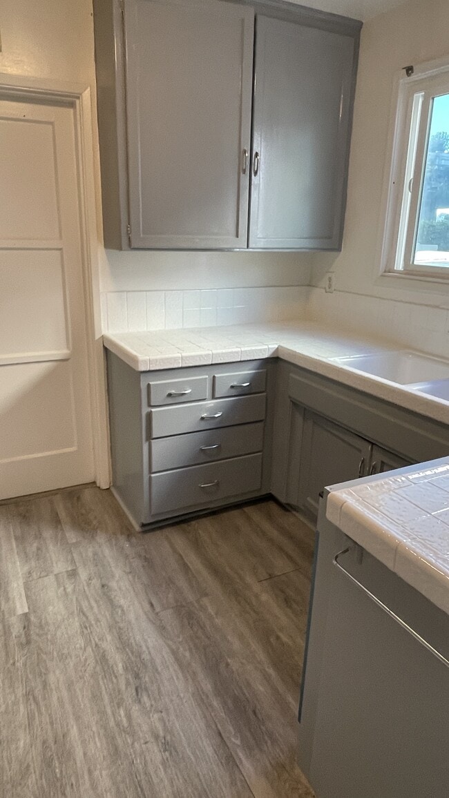 Photo - 2425 Silver Lake Blvd Unidad 2425-B