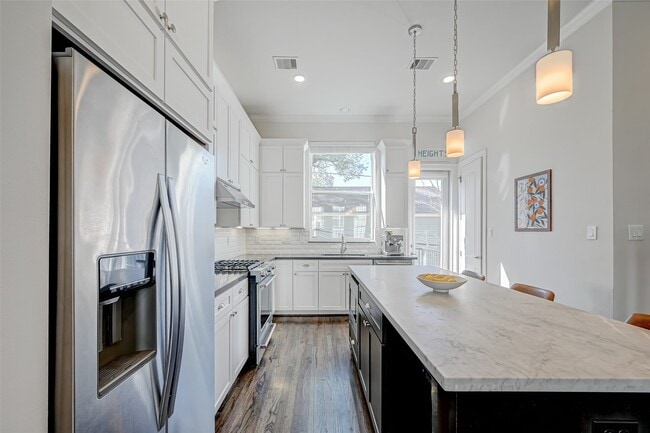 Photo - 1035 Ashland St