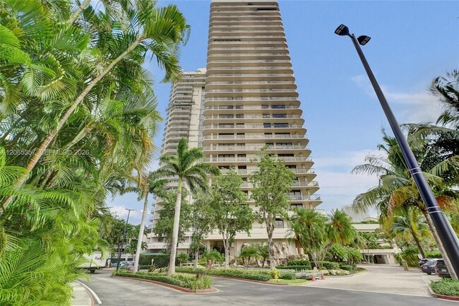 Building Photo - 19667 Turnberry Way Unit 12F