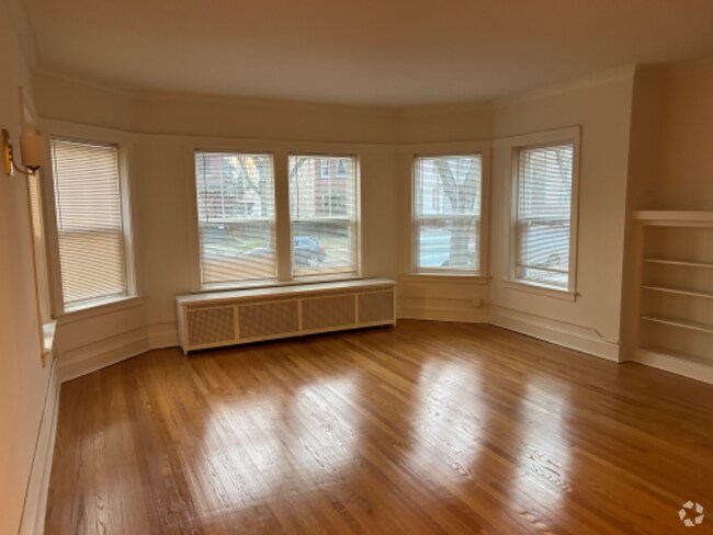 Building Photo - 6321 N Hermitage Ave Rental