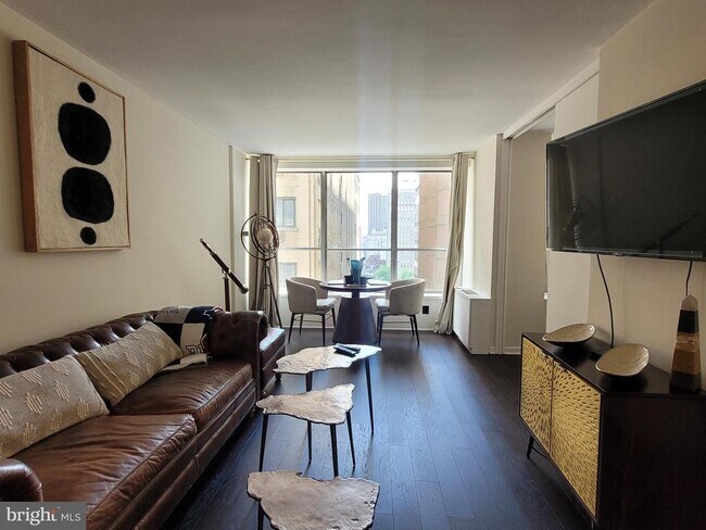 Photo - 224 W Rittenhouse Square Unit 1817