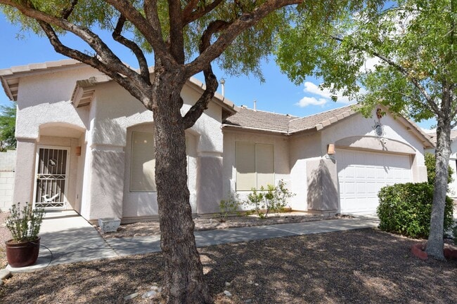 Building Photo - Bright & Open SE Tucson 3 Bed 2 Bath with ... Rental