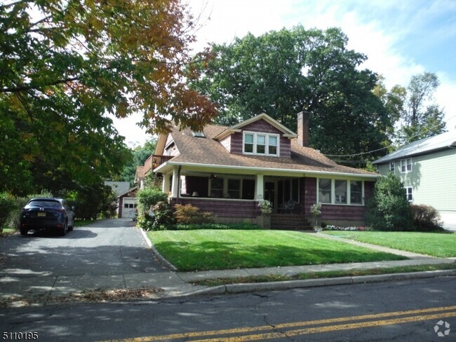 Building Photo - 124 Ackerman Ave Rental