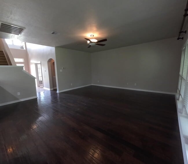 Photo - 2521 Saratoga Dr