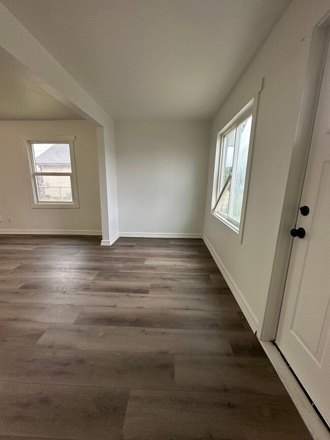 Photo - 805 S 5th Ave