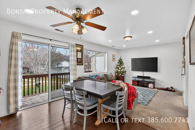 Building Photo - 894 N 160 W Unit 4