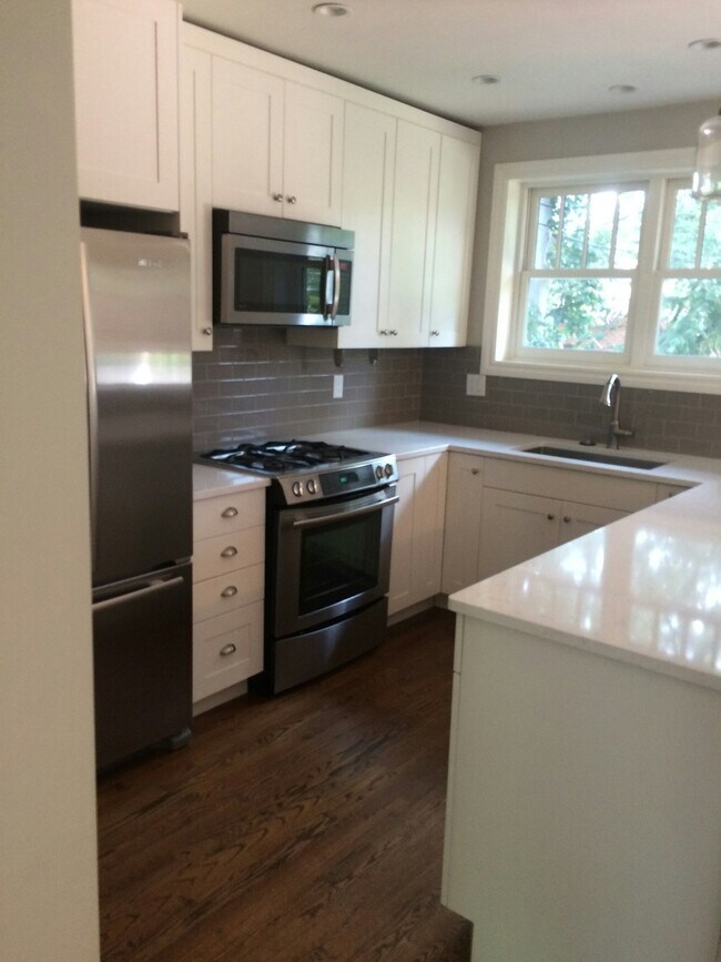 Photo - 441 Albion St