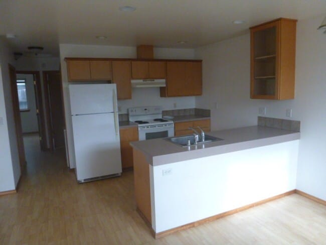 Building Photo - 1030 Mt Olympus Ave SE Unit #3