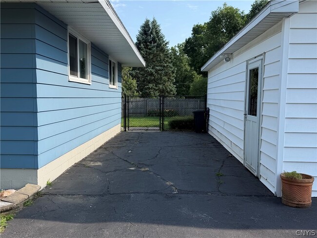 Photo - 107 Hadley Dr
