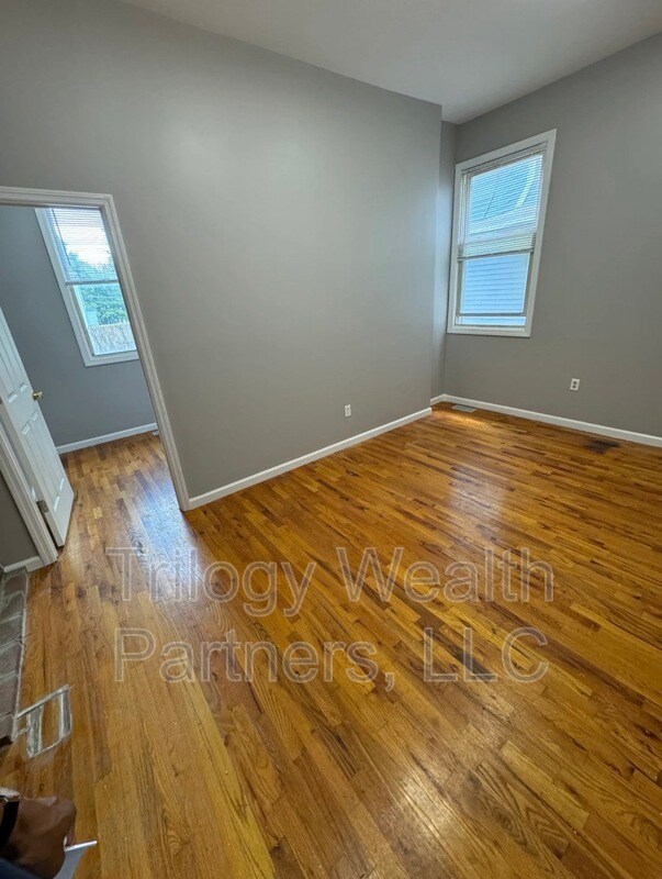 224 S 7th St